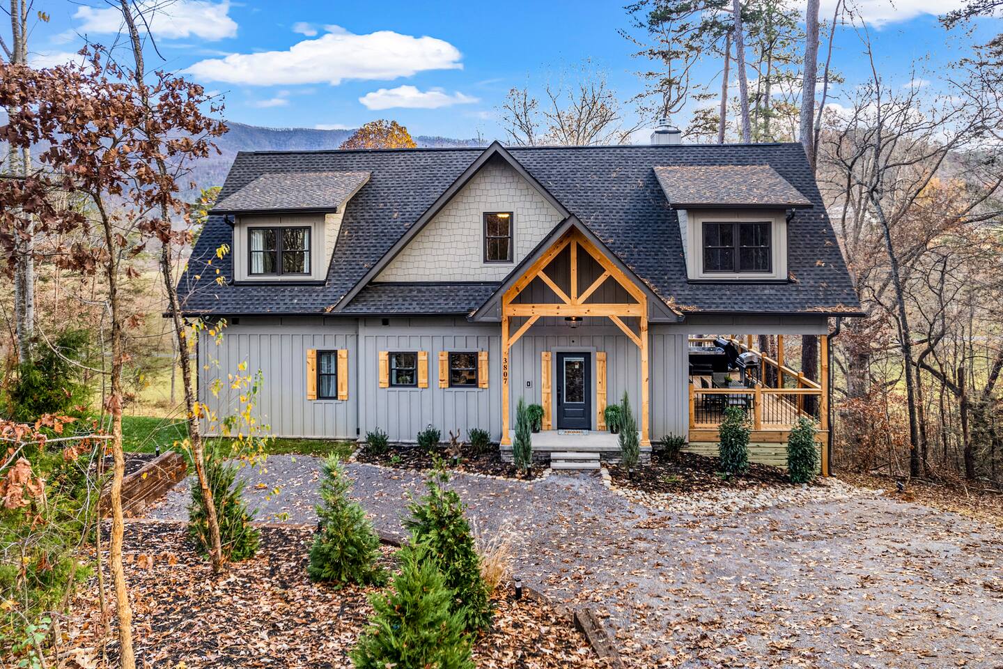 Luxury Retreat - Hot Tub, View, Fire Pit, Wi-Fi