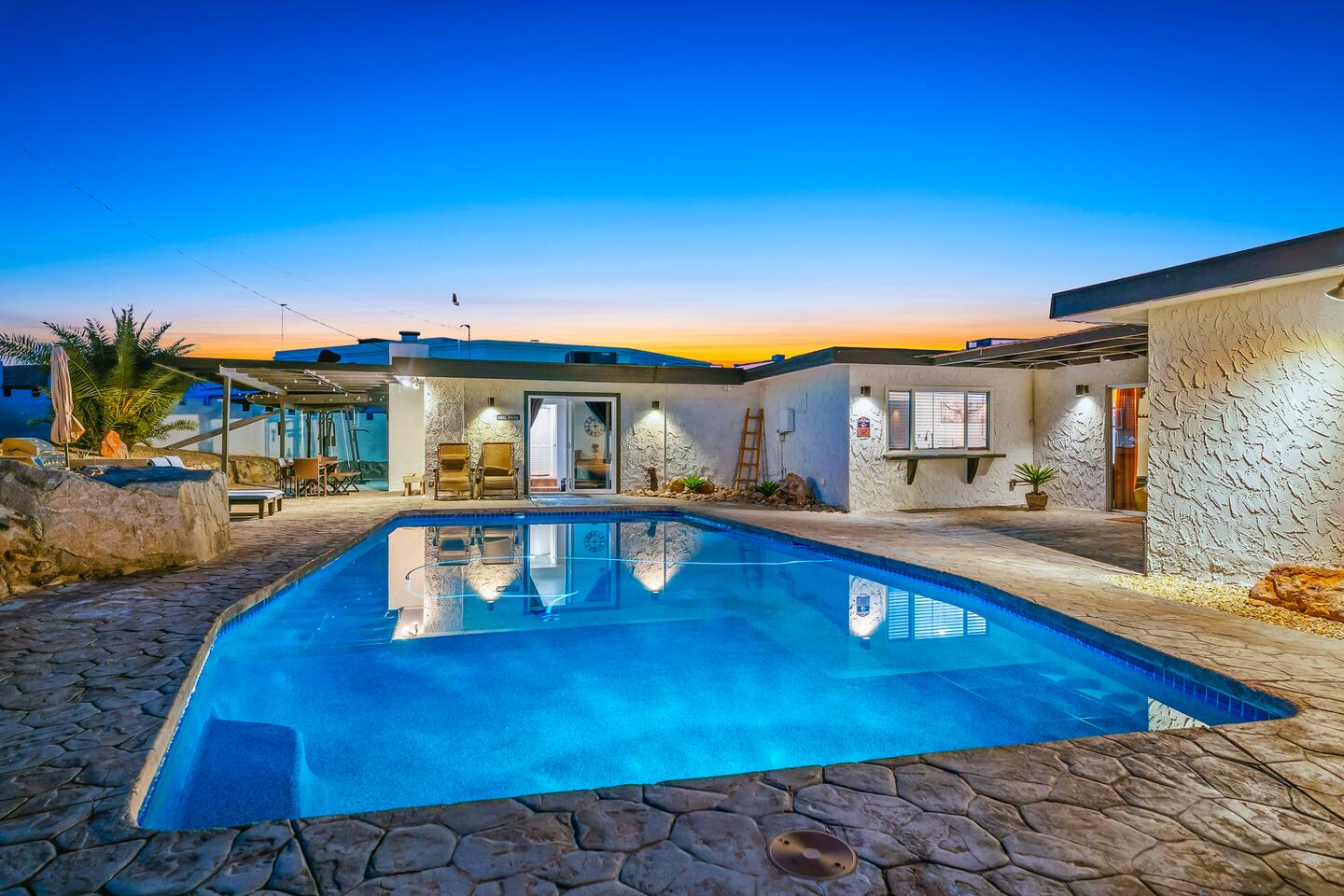 House + Casita | Pool | Firepit | Games | Sleep 14