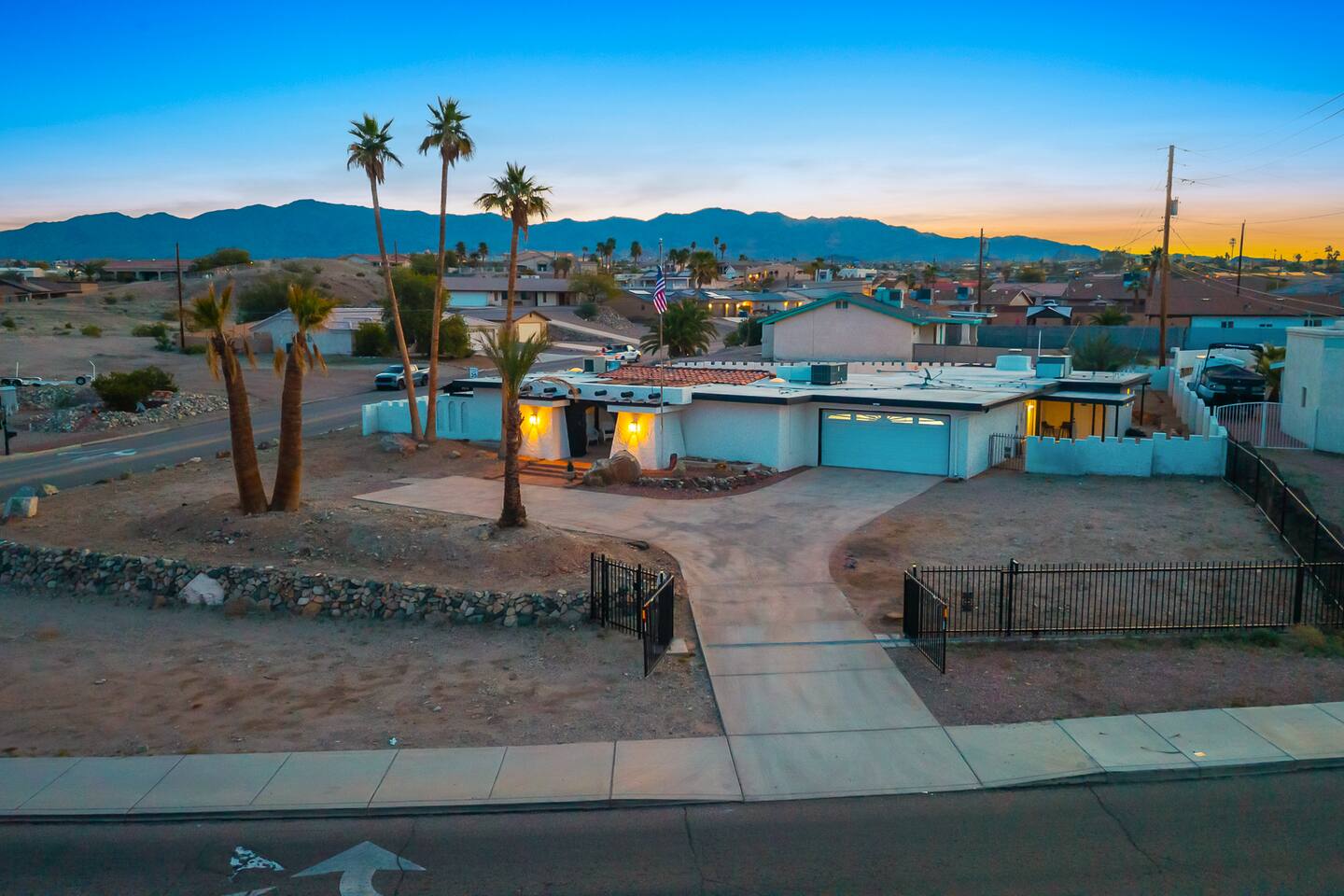House + Casita | Pool | Firepit | Games | Sleep 14
