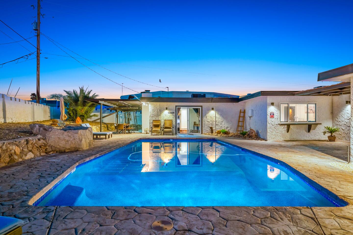 House + Casita | Pool | Firepit | Games | Sleep 14