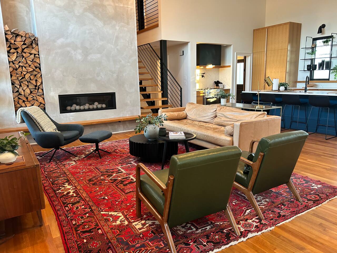 Mid-Mod Lodge - Main House & The Studio