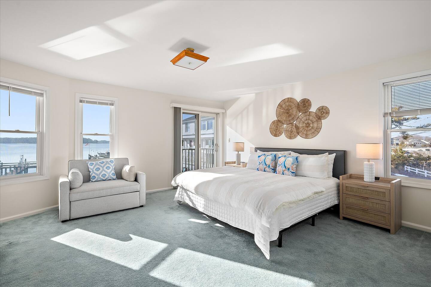 Bayfront Townhouse - Endless Views & Private Beach