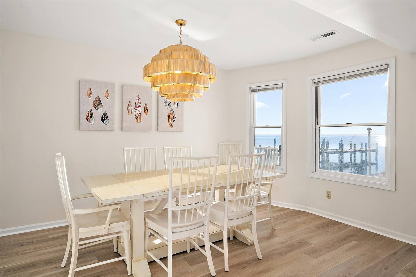 Bayfront Townhouse - Endless Views & Private Beach