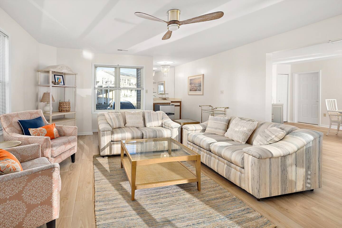 Bayfront Townhouse - Endless Views & Private Beach