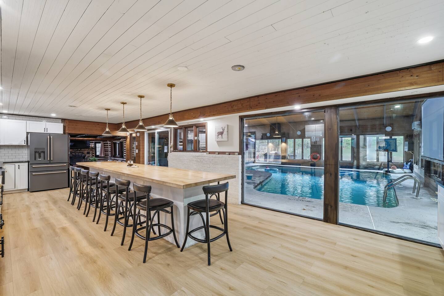 NEW! Waterfront with indoor pool/Hot tub/Pets