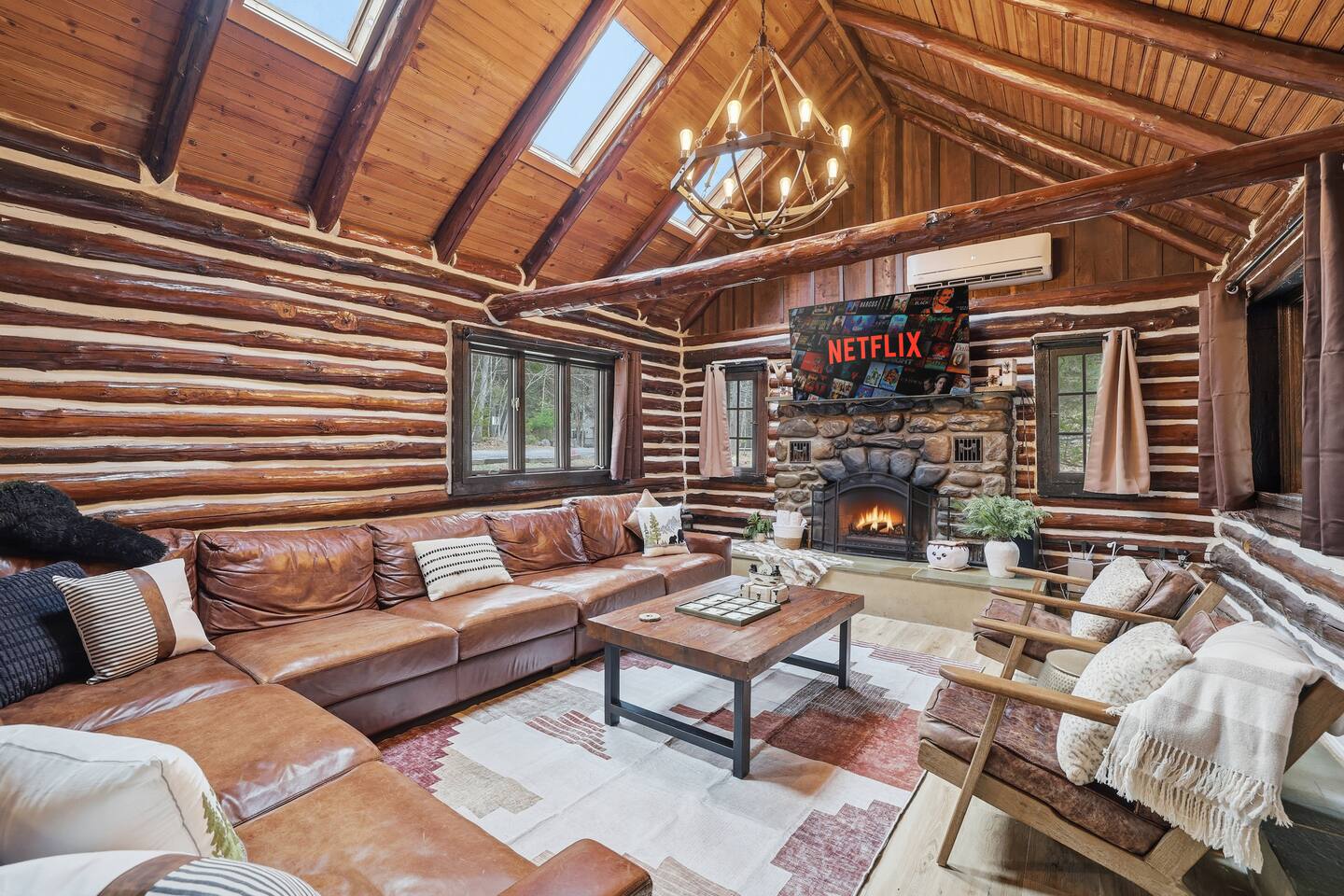 NEW! Waterfront with indoor pool/Hot tub/Pets