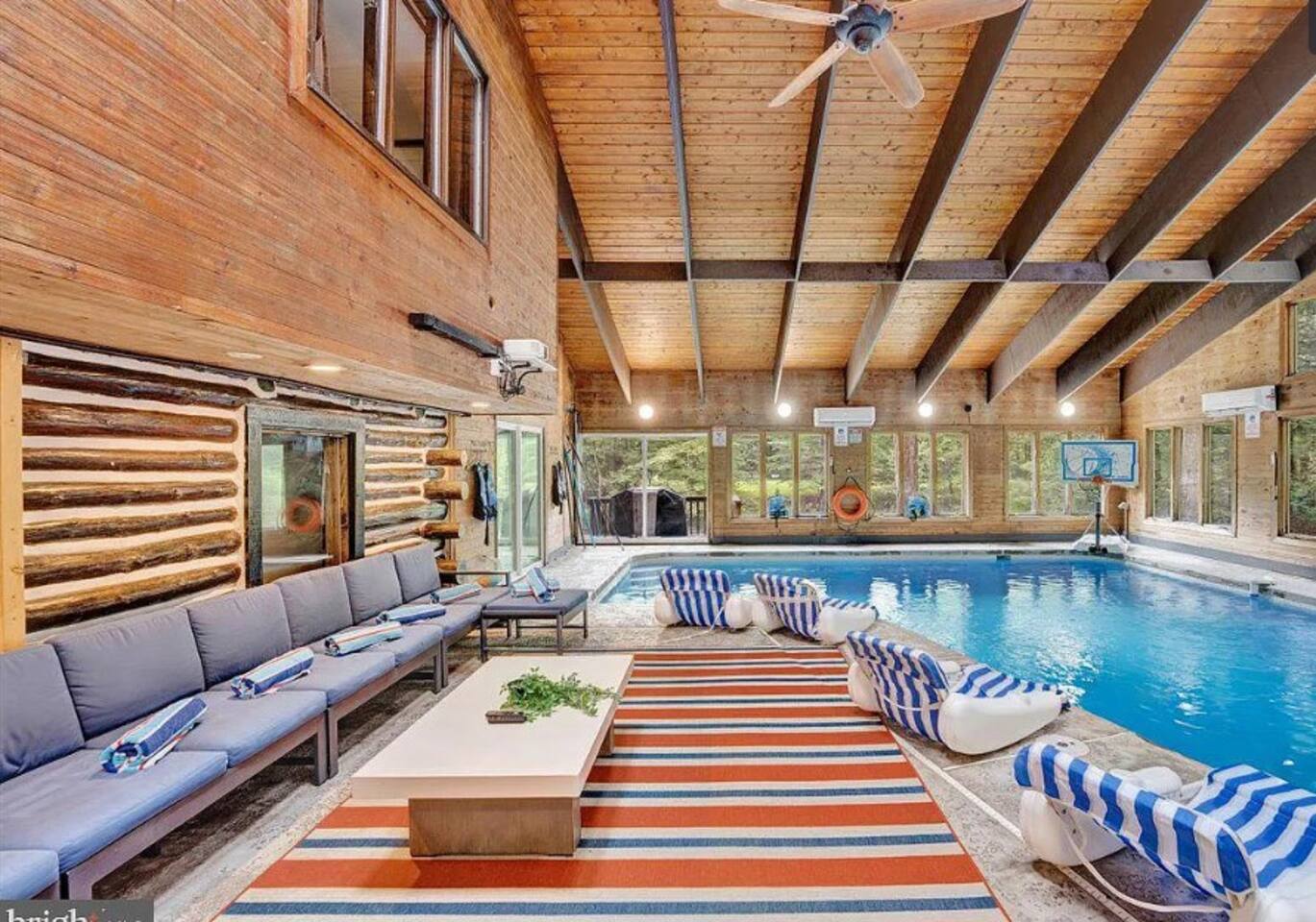 NEW! Waterfront with indoor pool/Hot tub/Pets