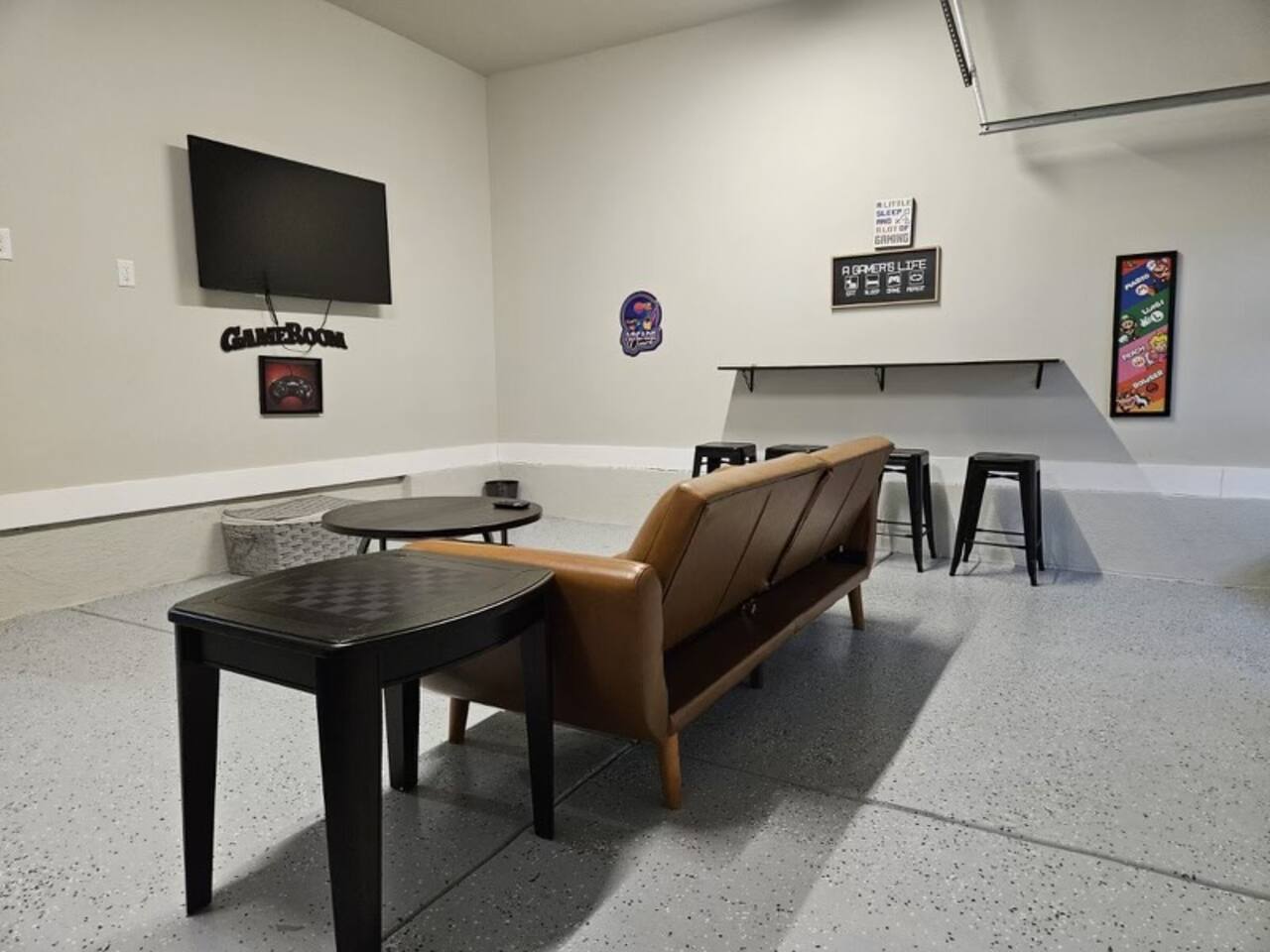 Mins to Downtown | Rooftop | City View | Game Room