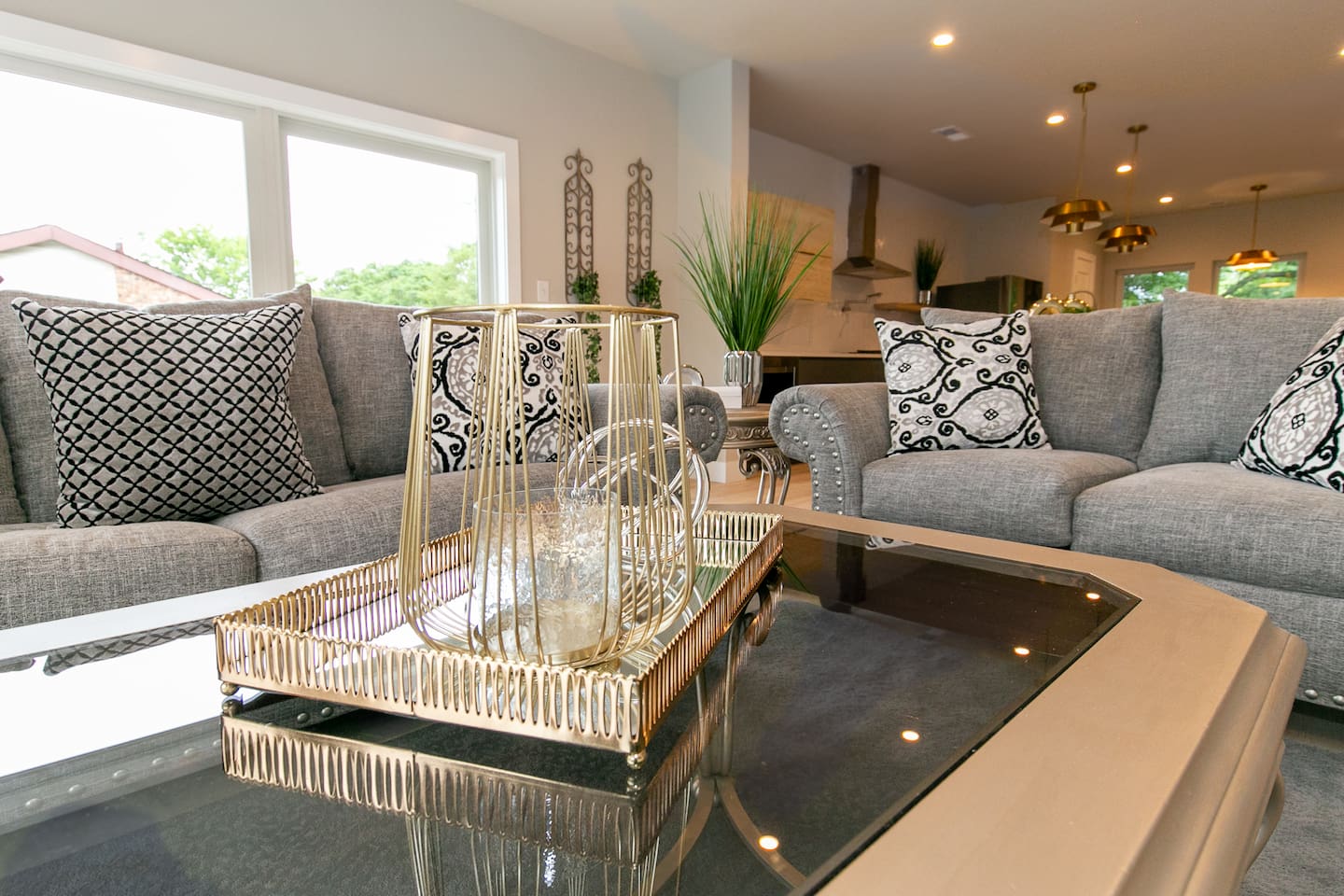 Game Room | Rooftop | Sleeps 16 | Mins to Downtown