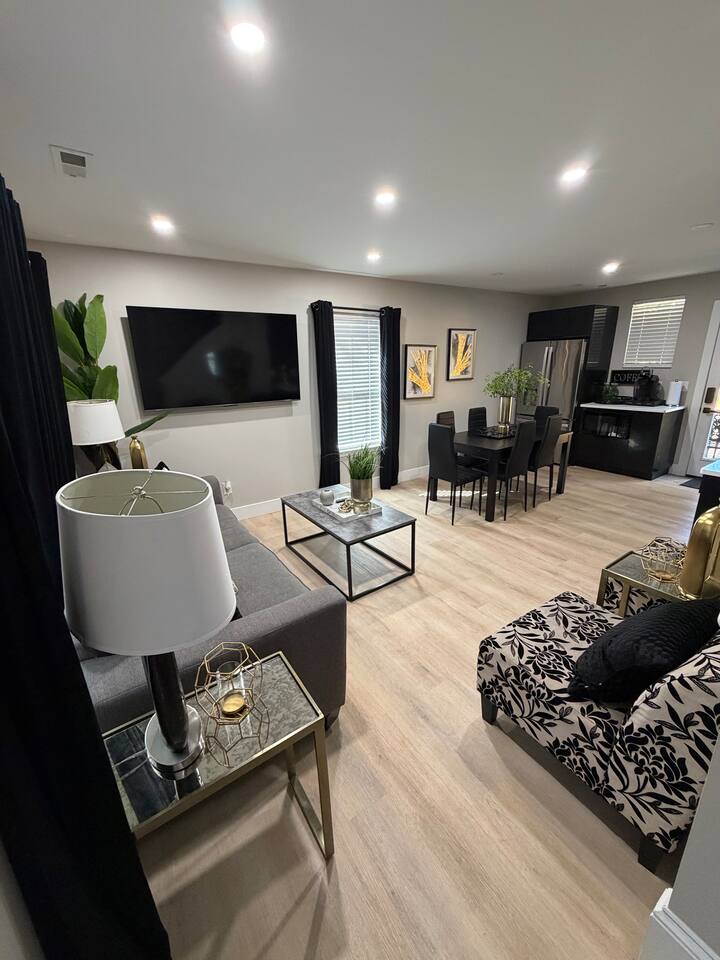 5 Min to Uptown CLT | Game Room | Patio | Sleeps 6