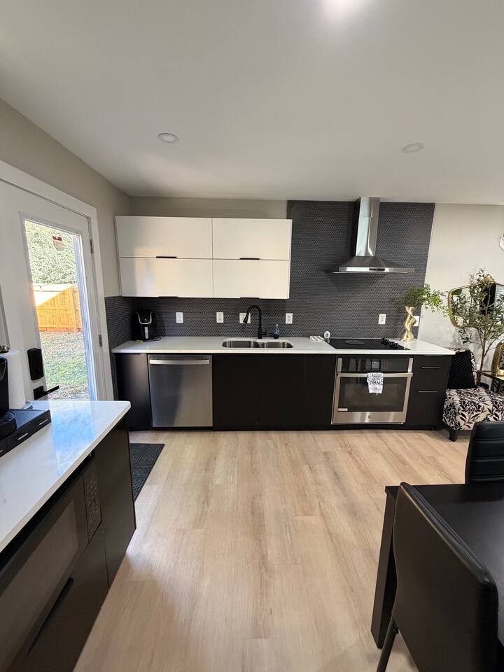5 Min to Uptown CLT | Game Room | Patio | Sleeps 6
