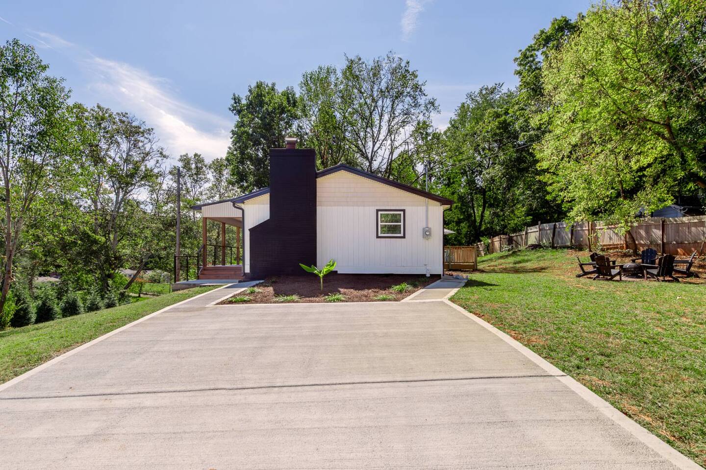 Southside Appeal - 15 Min from Downtown Knoxville!
