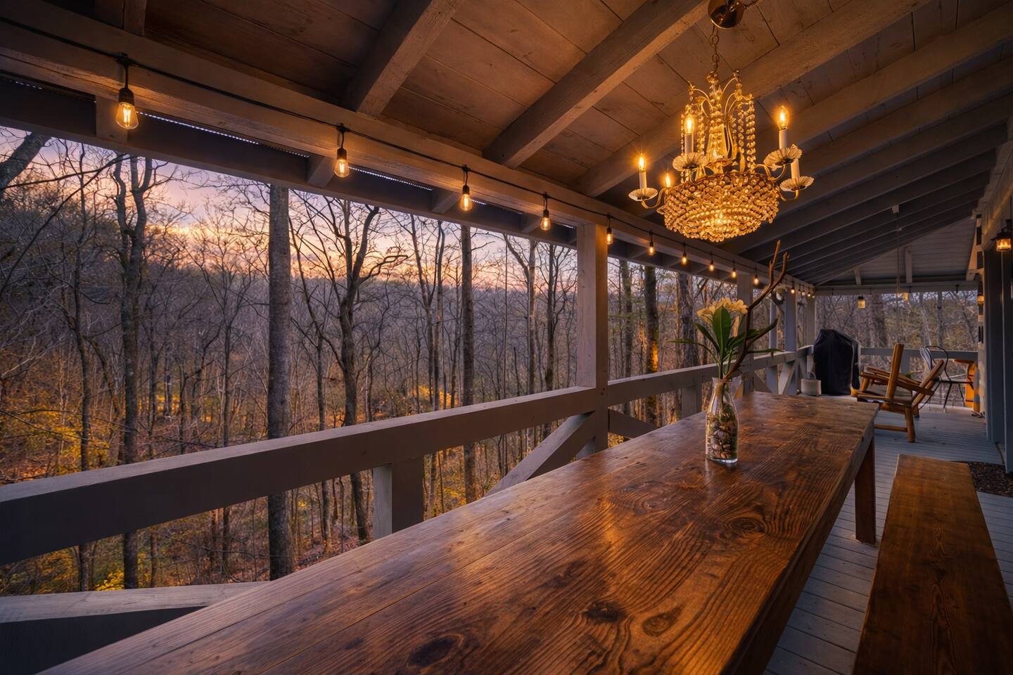 Near Toccoa River • Hot Tub • Fire Pit • Sleeps 12