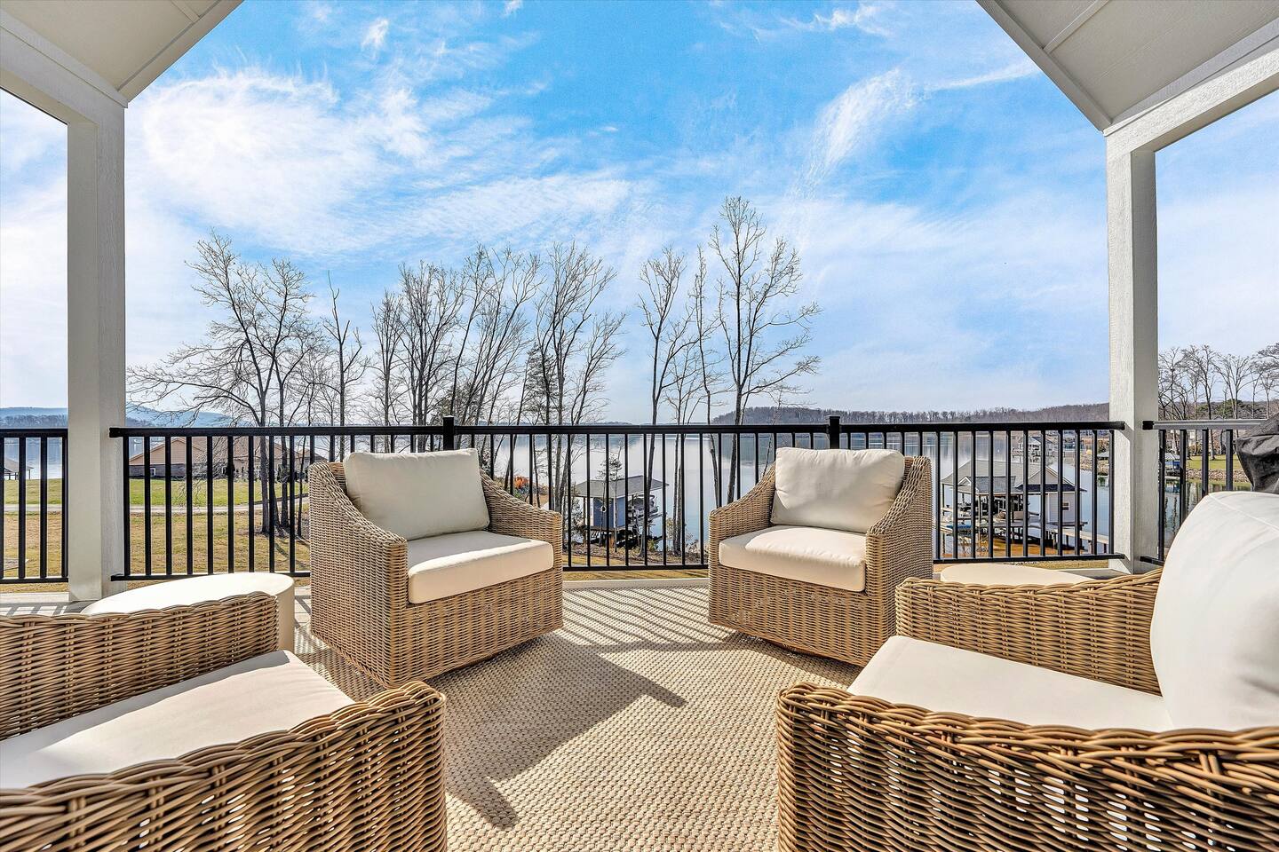 LuxuryLakeFront-5 bedrooms-Game Room-Private Dock