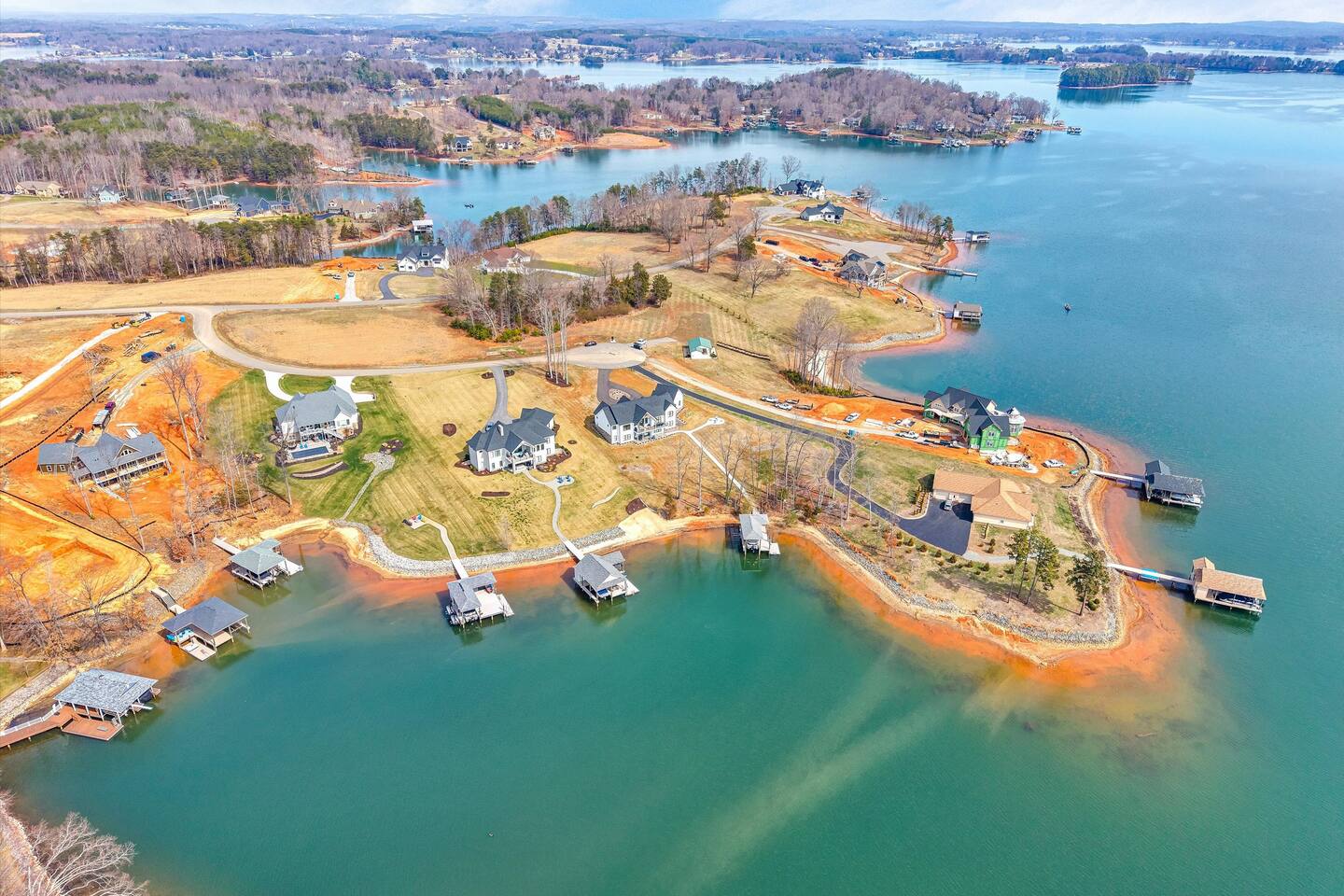 LuxuryLakeFront-5 bedrooms-Game Room-Private Dock