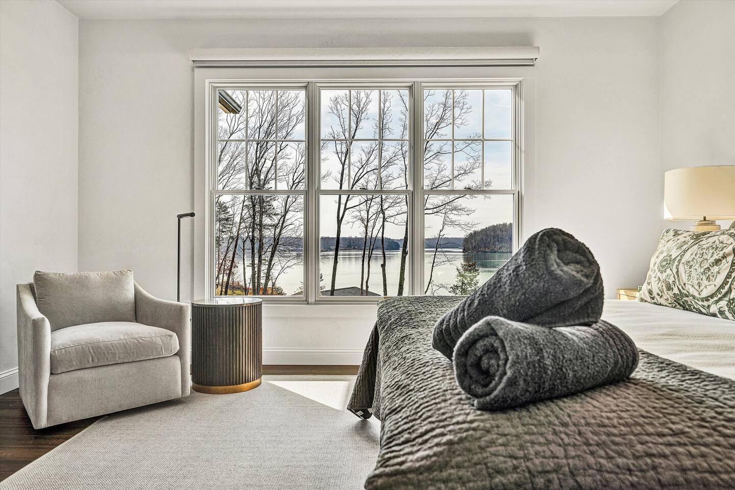 LuxuryLakeFront-5 bedrooms-Game Room-Private Dock