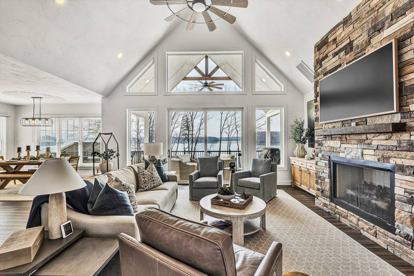 LuxuryLakeFront-5 bedrooms-Game Room-Private Dock — Union Hall — vacation rental