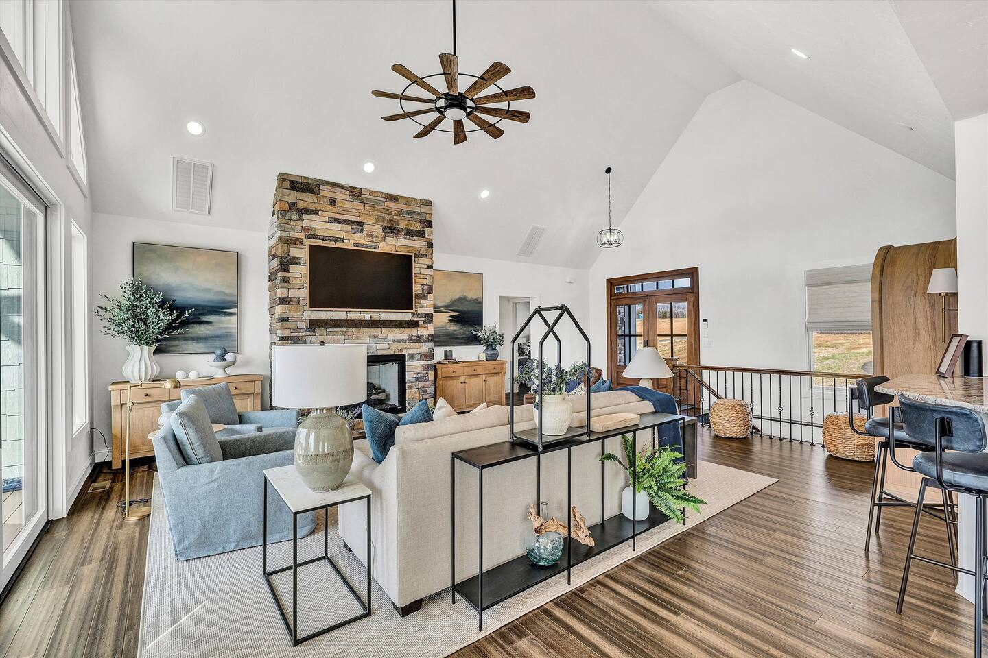 LuxuryLakeFront-5 bedrooms-Game Room-Private Dock