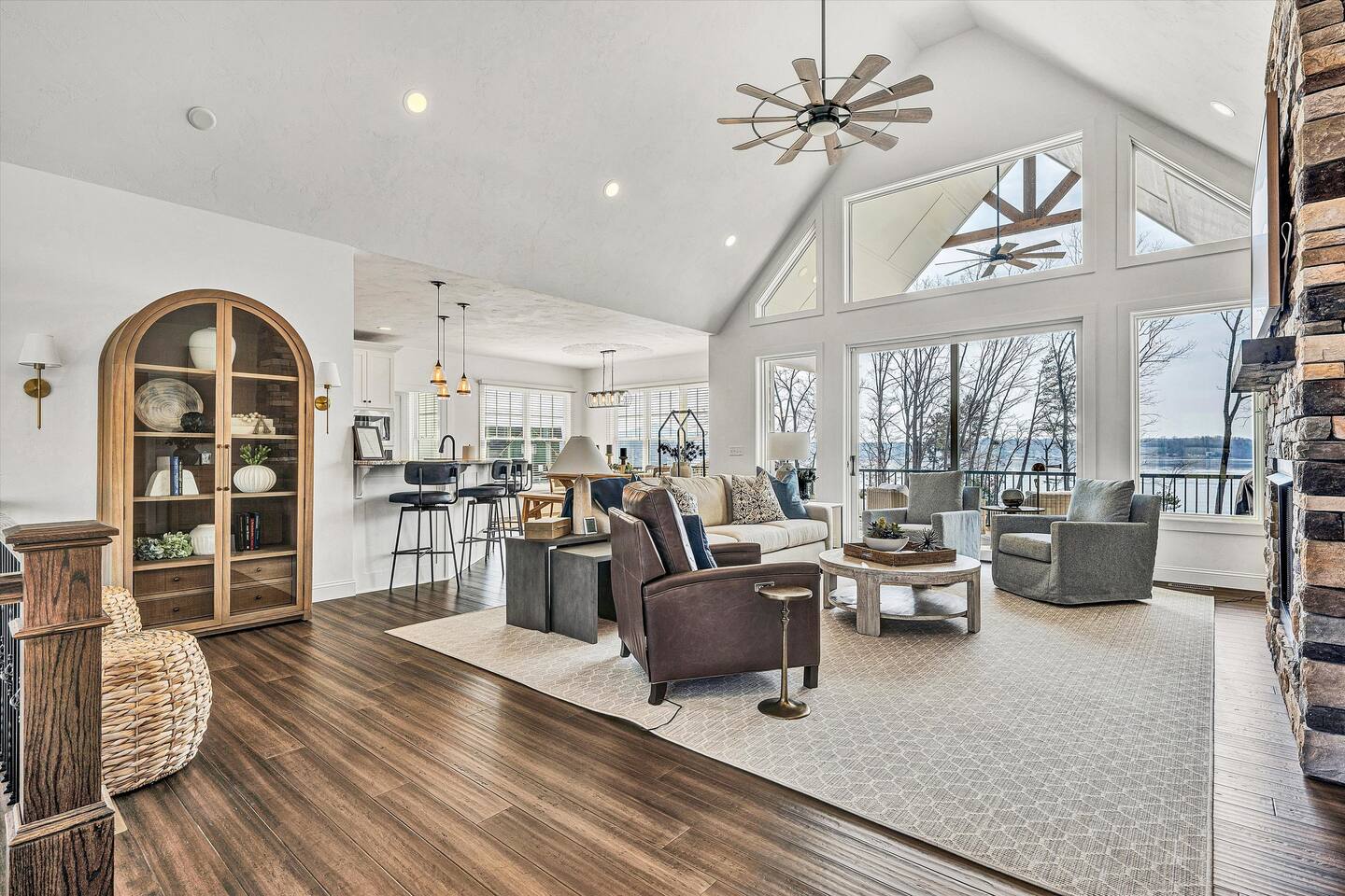 LuxuryLakeFront-5 bedrooms-Game Room-Private Dock
