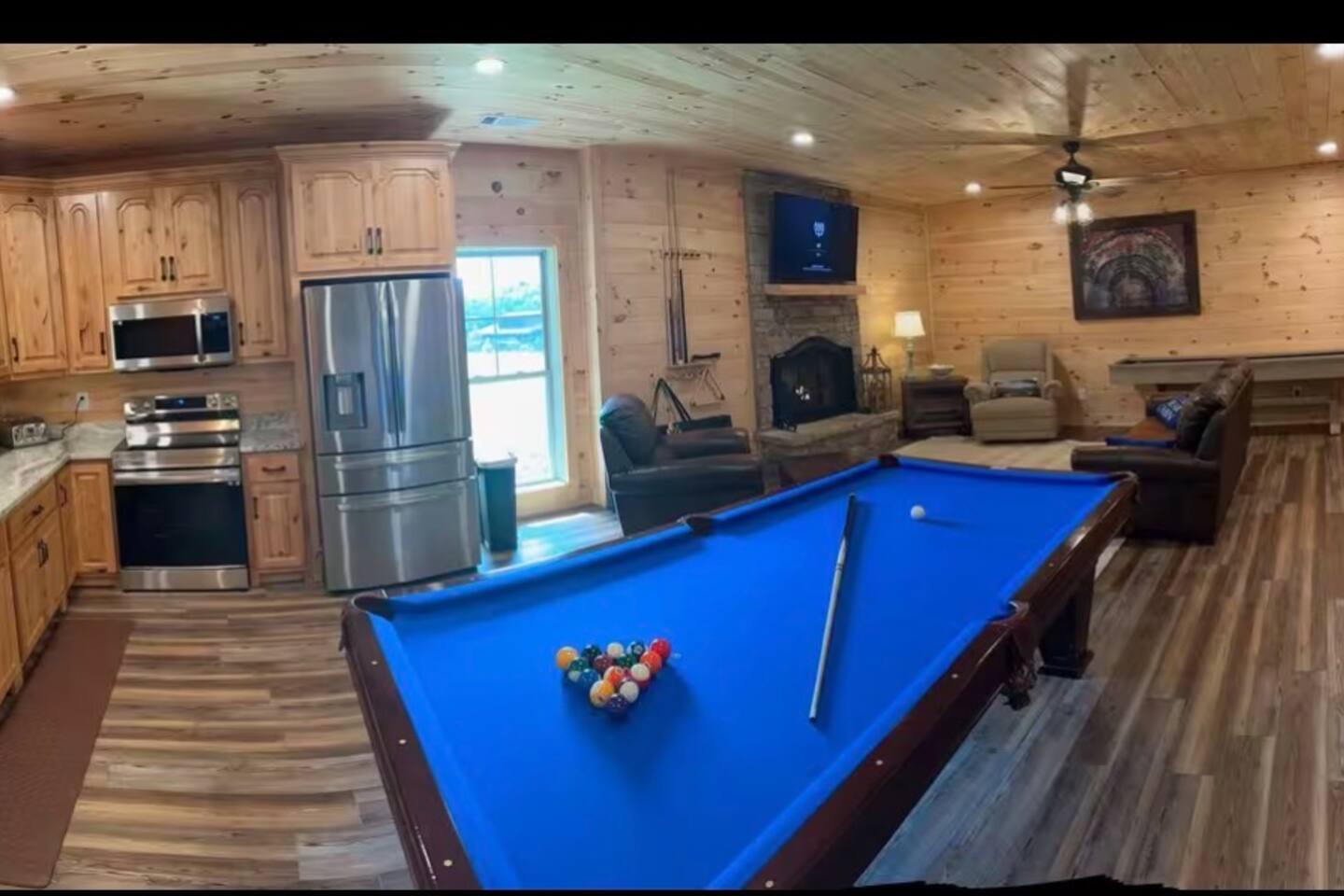 Views • Hot Tub • Game Room • Sleeps 12