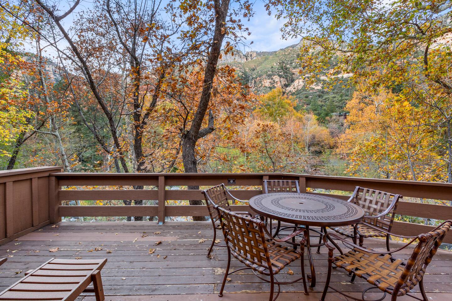 The Creekside Cabin