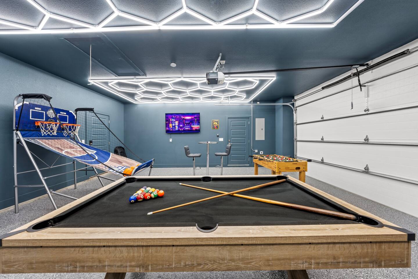 Resort-Style Home, Epic Game Room, Lake Access
