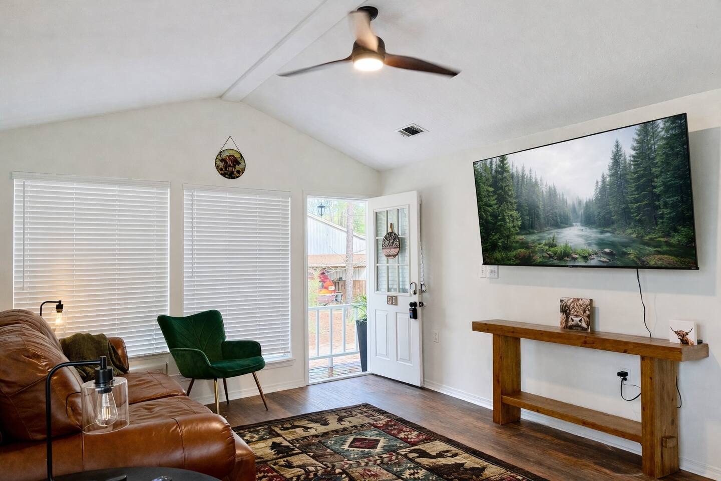 Black Creek Hideaway_Relax & Recharge in Woodland