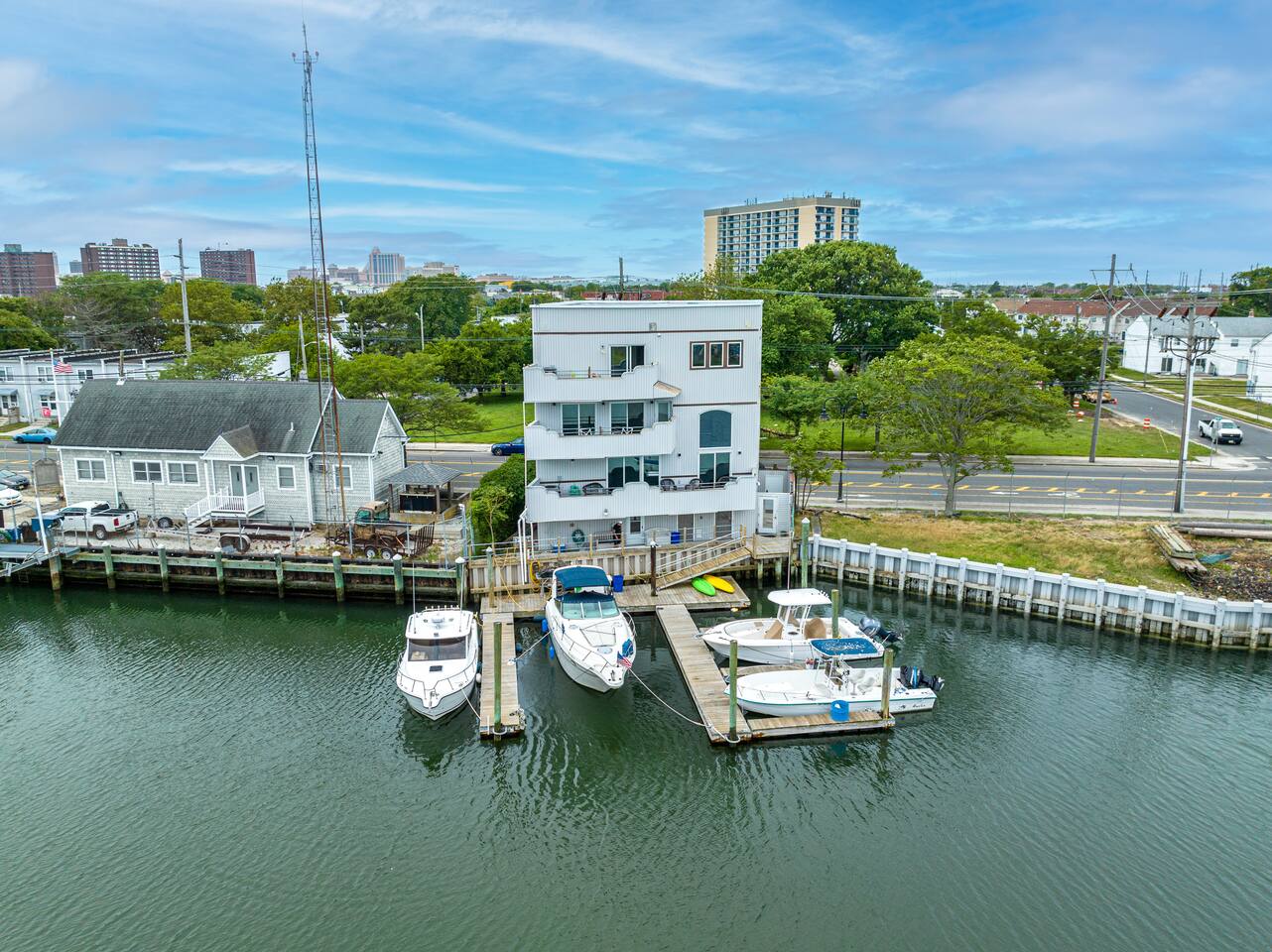 Harbor Heights Estate · 4BR AC Marina Castle on the Bay