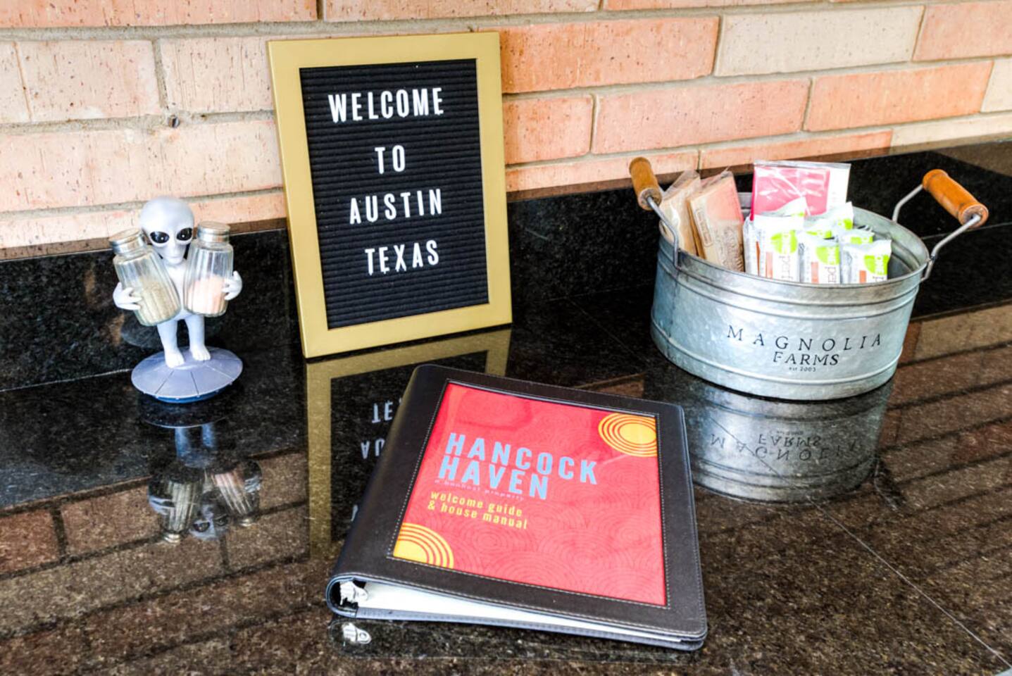 Next to UT, 3 Miles to Downtown, Pet- Friendly