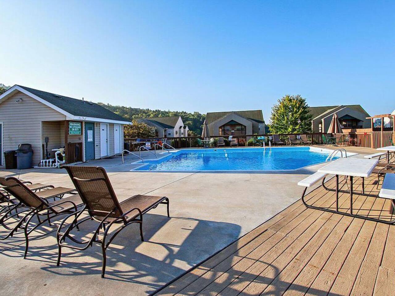 Gorgeous Lake/Mtn Views, Walk to Lake, SDC Close! - Apartment
