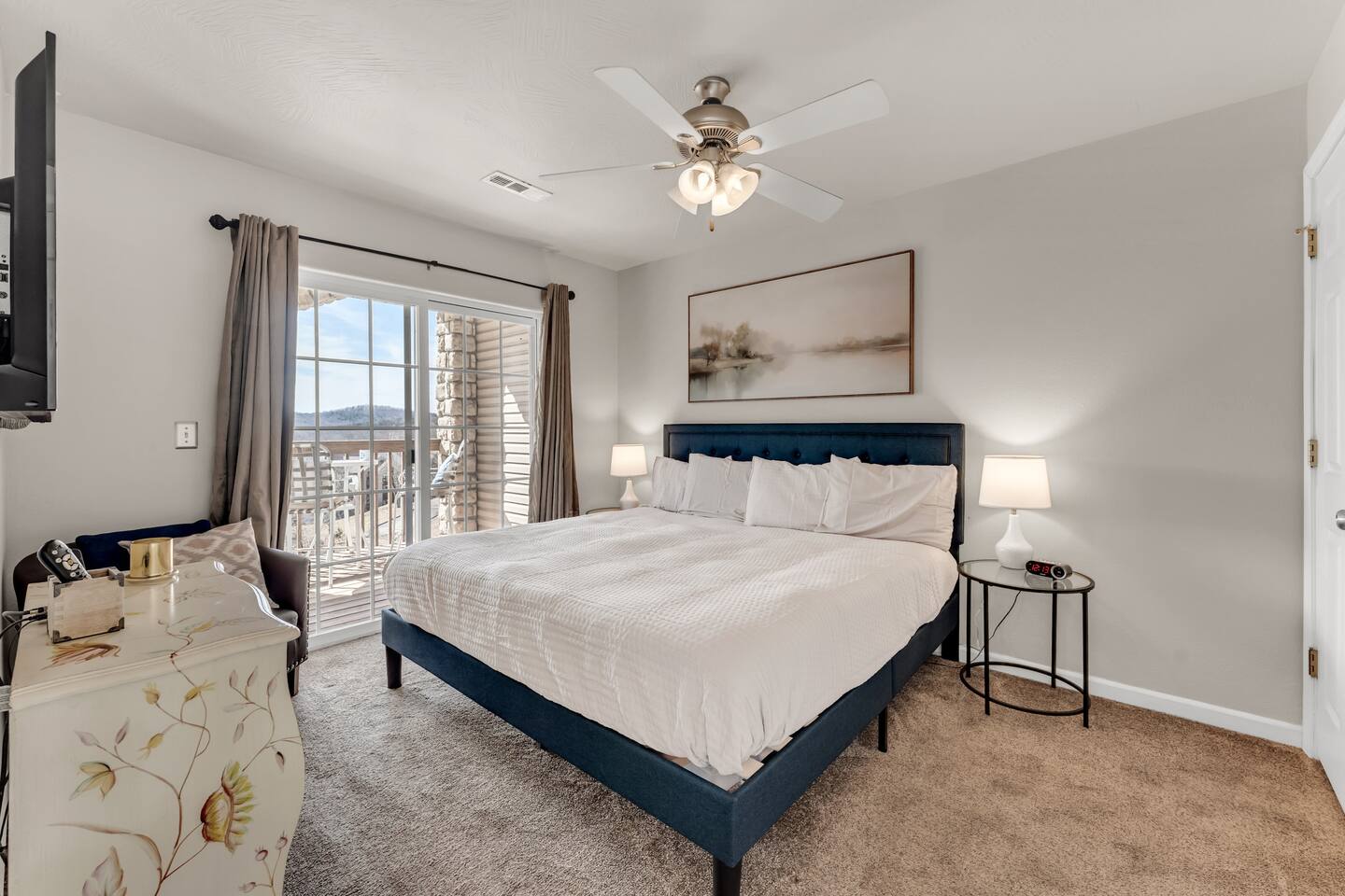 Gorgeous Lake/Mtn Views, Walk to Lake, SDC Close! - Apartment