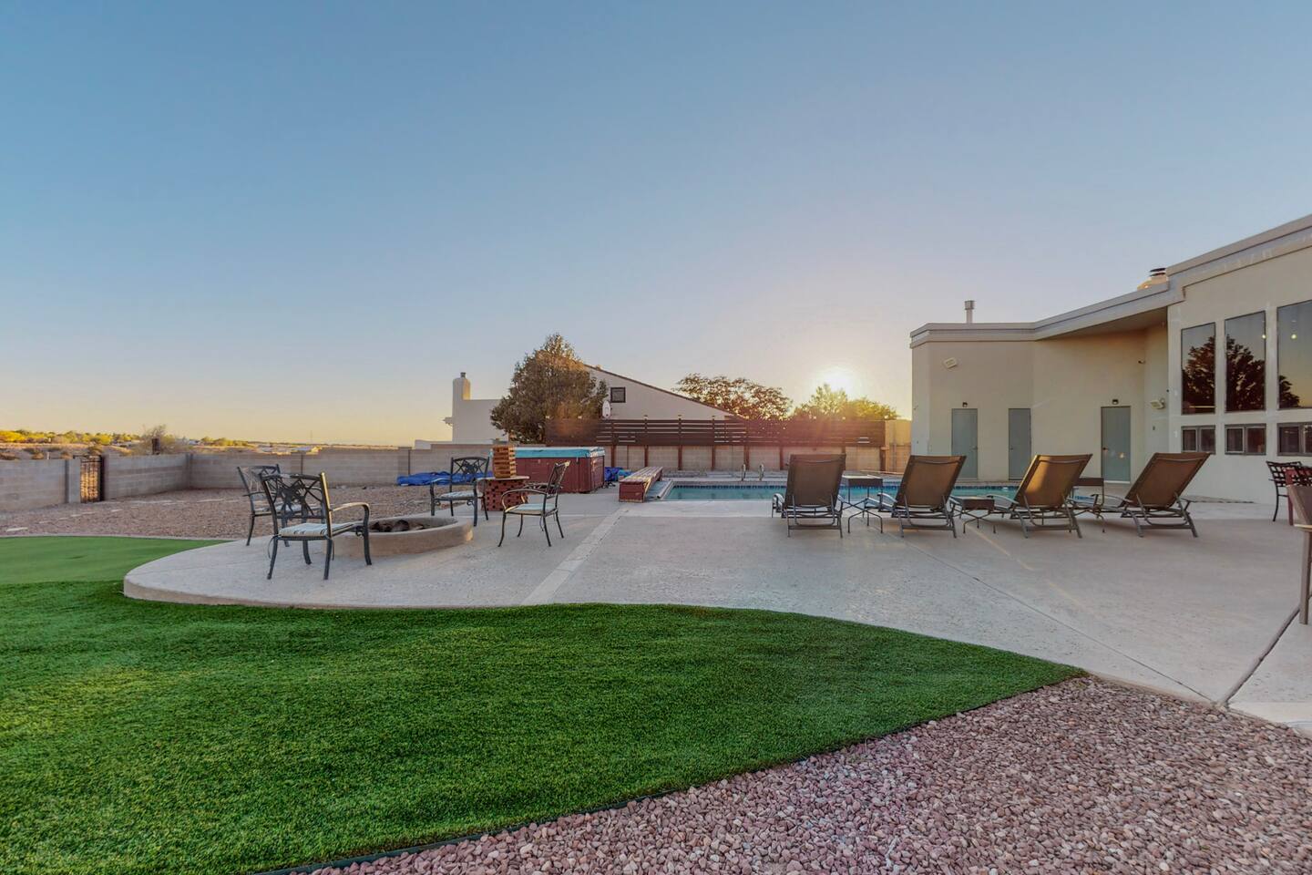 ⭐️3200ft🏊‍♂️Pool♨️Hot Tub🎱Billiards 🧳Sleeps 18