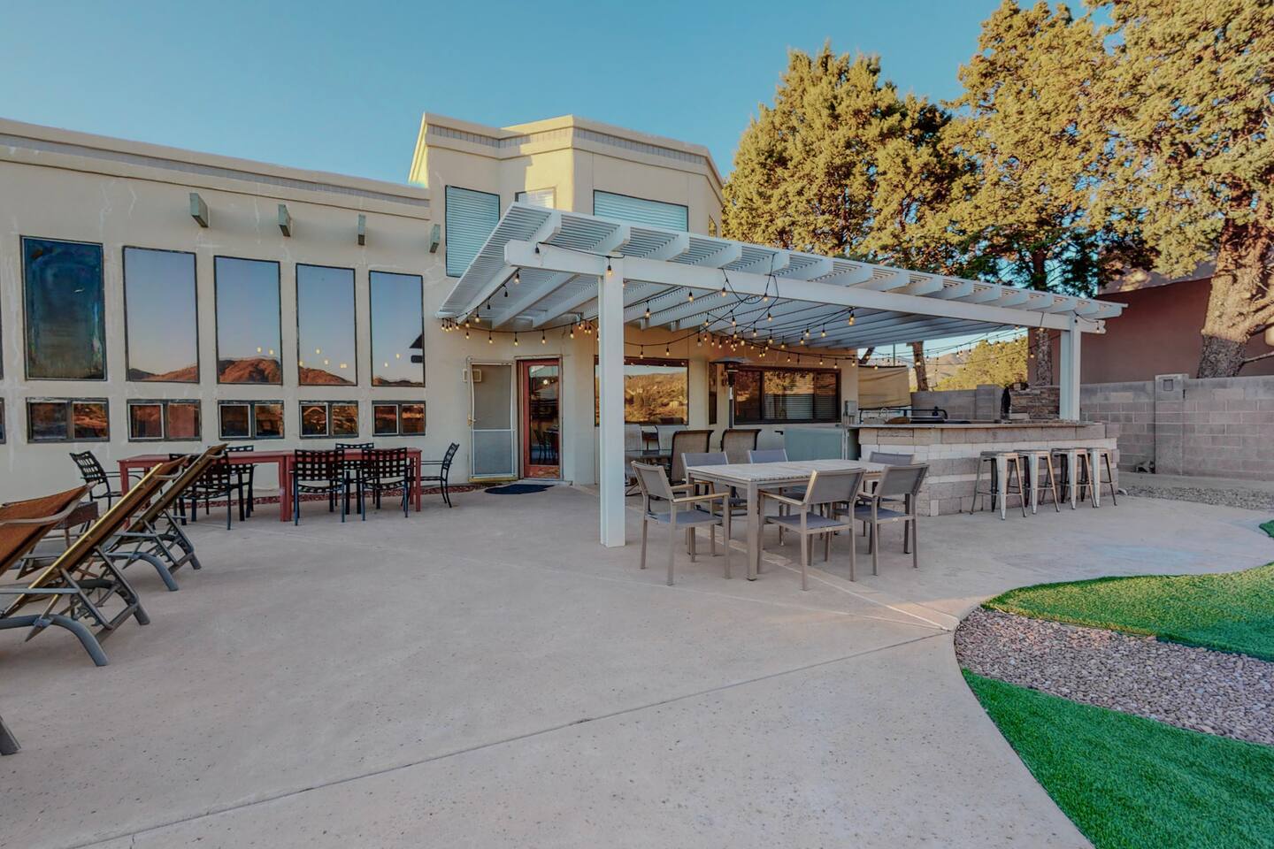 ⭐️3200ft🏊‍♂️Pool♨️Hot Tub🎱Billiards 🧳Sleeps 18