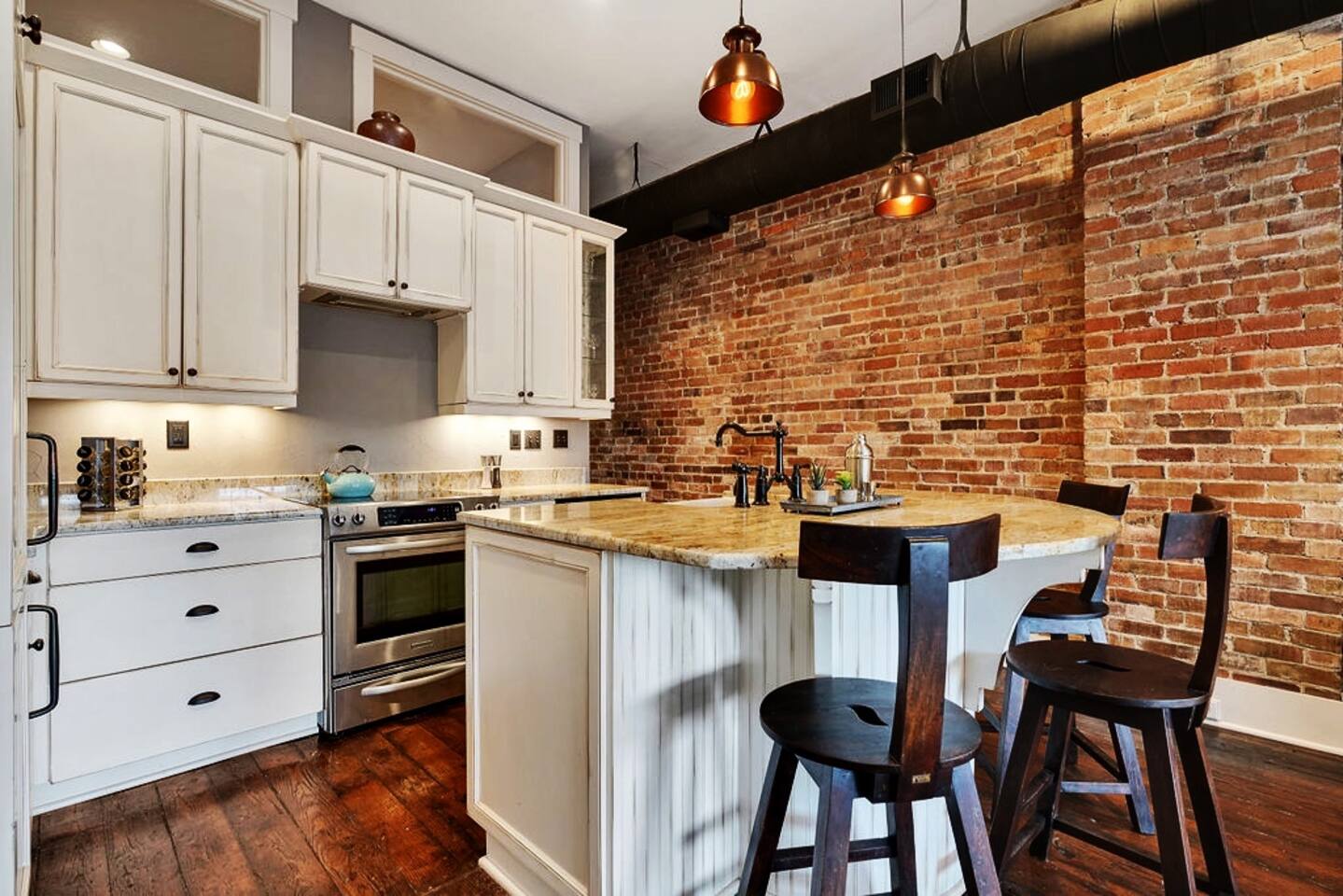 Chic Loft | Downtown | Front & Market