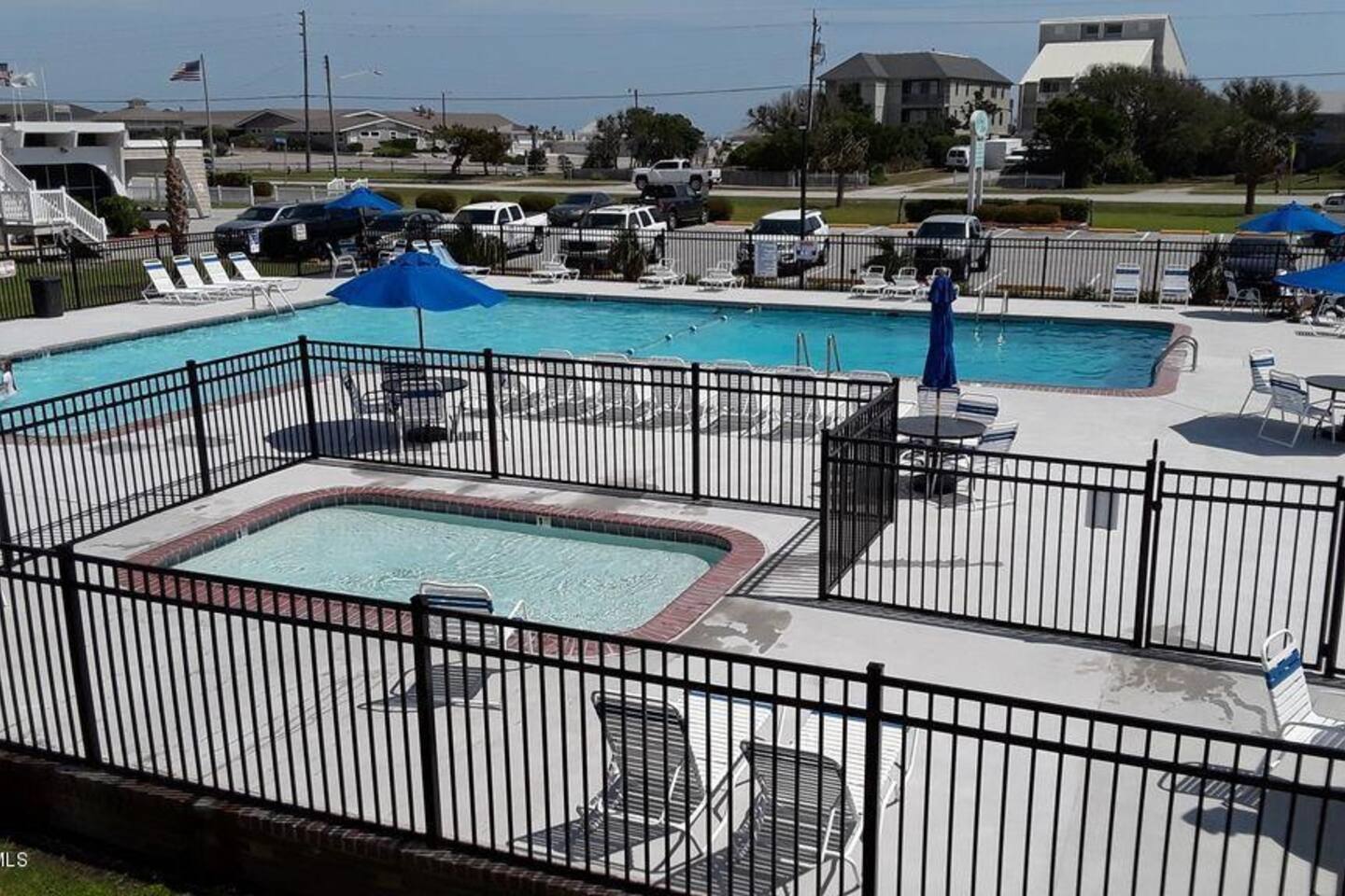 BS264 - pool, dock, and 3 minute walk to the beach