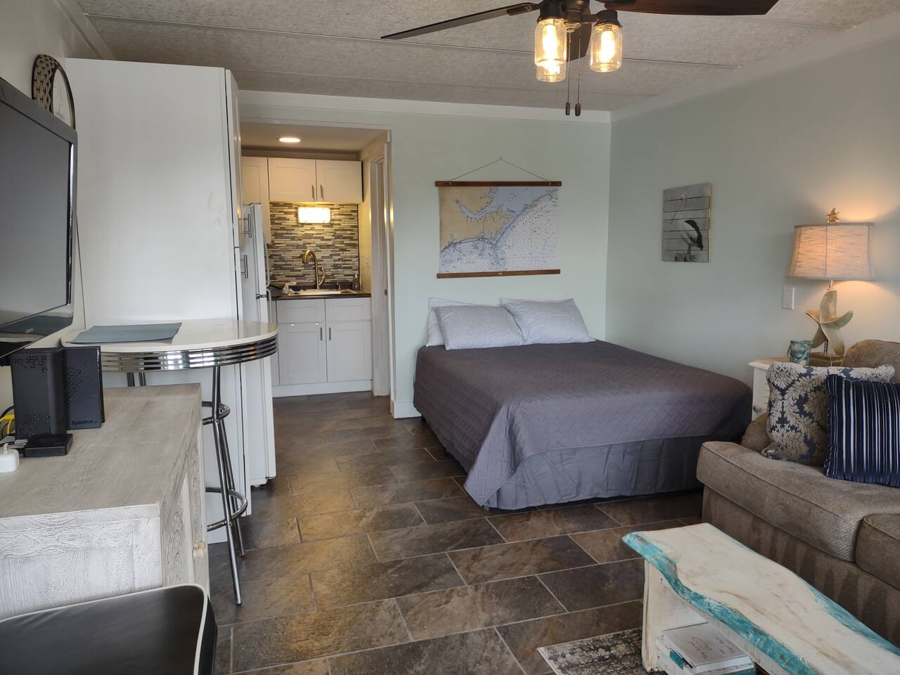BS264 - pool, dock, and 3 minute walk to the beach