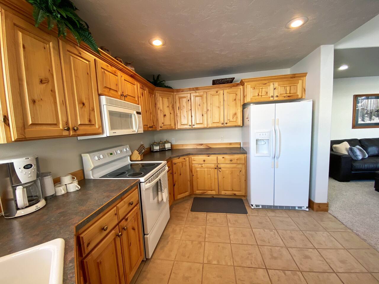 The GRAND Getaway Condo; just off Ski Hill Road