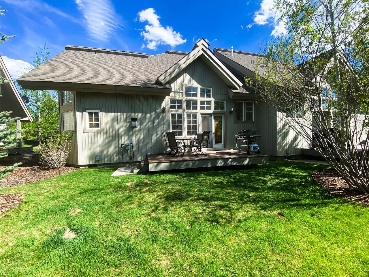 The GRAND Getaway Condo; just off Ski Hill Road