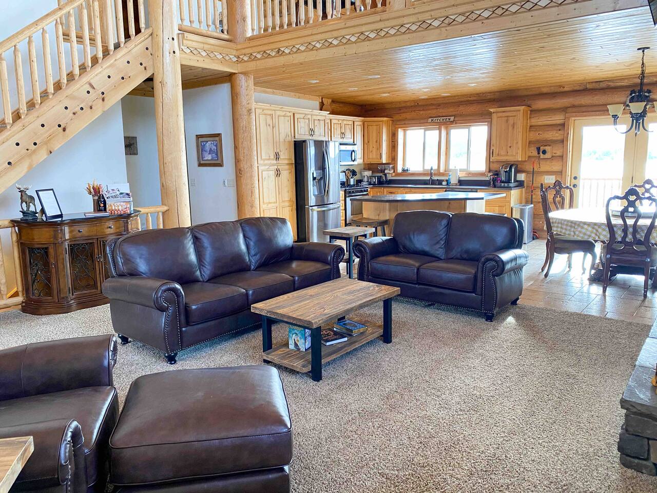 Moose Meadow Lodge near Yellowstone - Sleeps 15