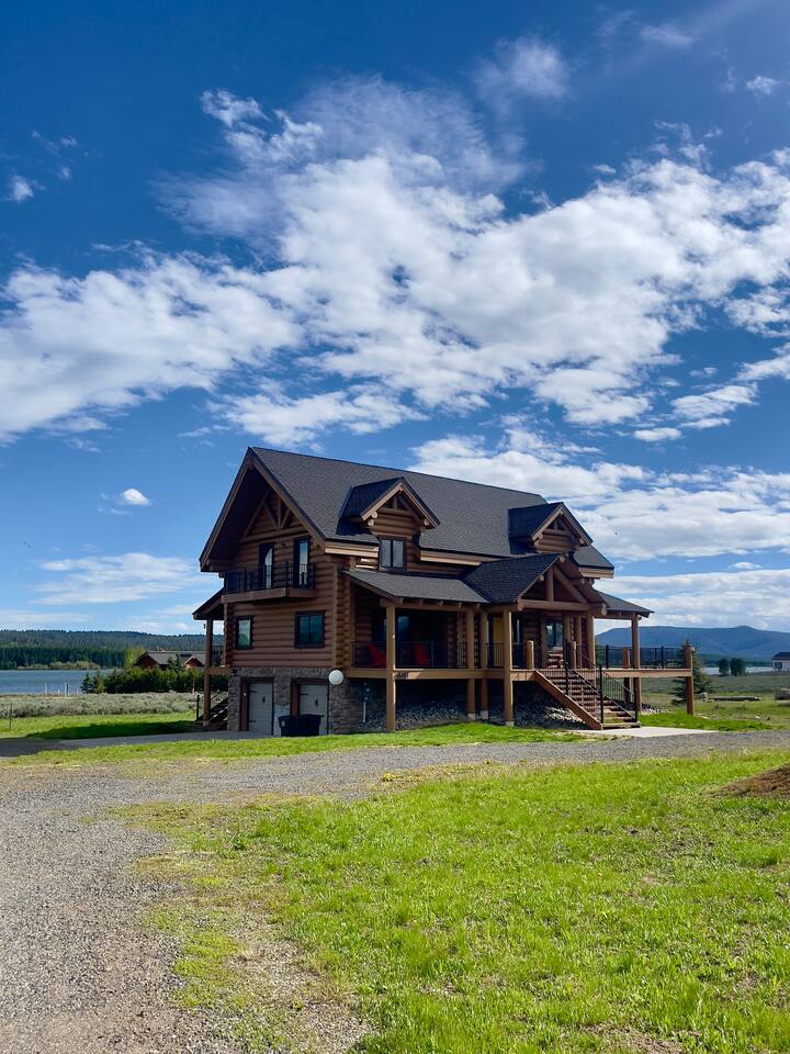 Moose Meadow Lodge near Yellowstone - Sleeps 15 — Island Park — vacation rental