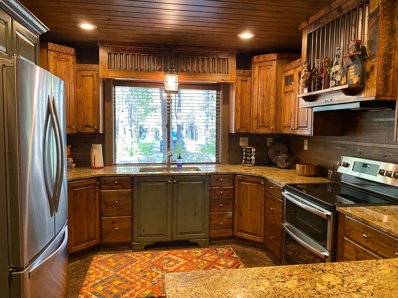Lazy Daze Lodge on Bill's Island near Yellowstone