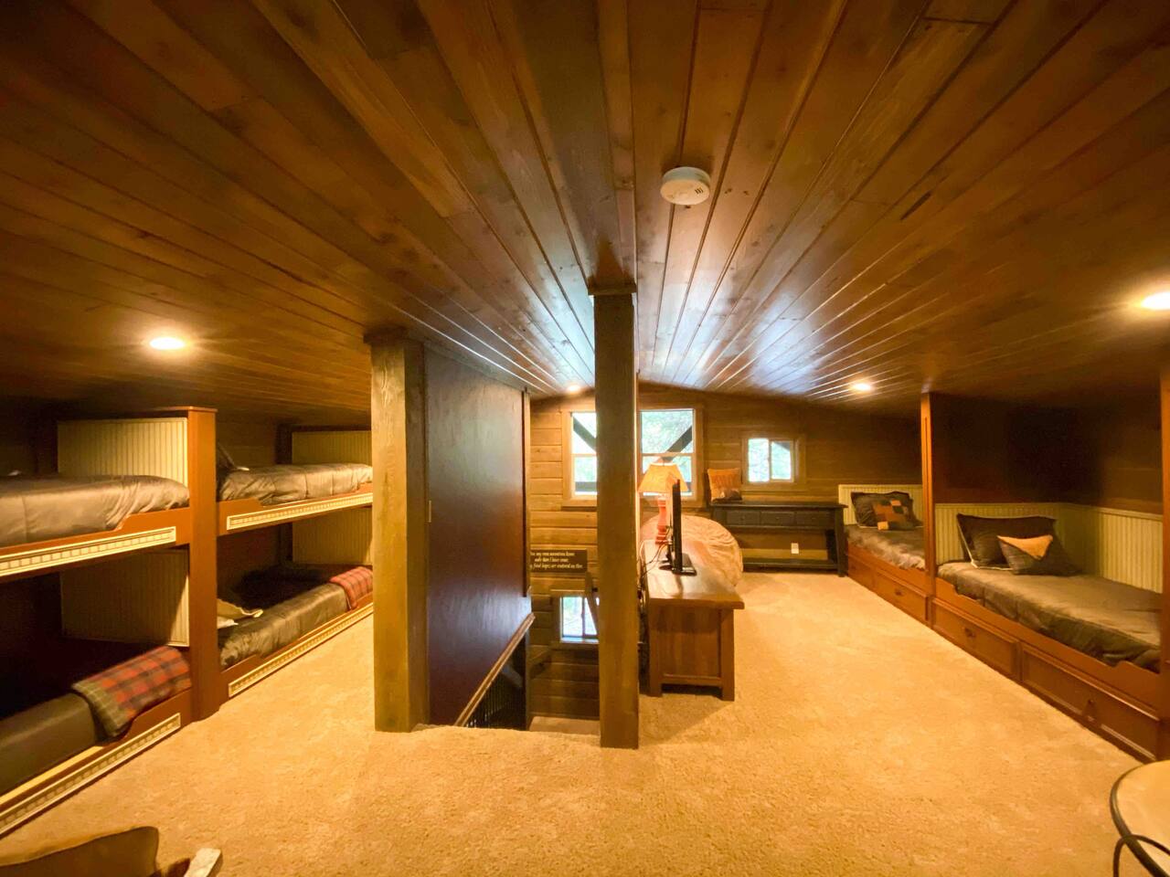 Lazy Daze Lodge on Bill's Island near Yellowstone