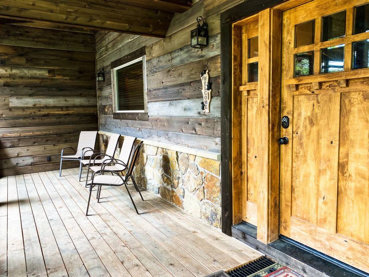 Henry's Rustic Retreat - 20 miles to Yellowstone!