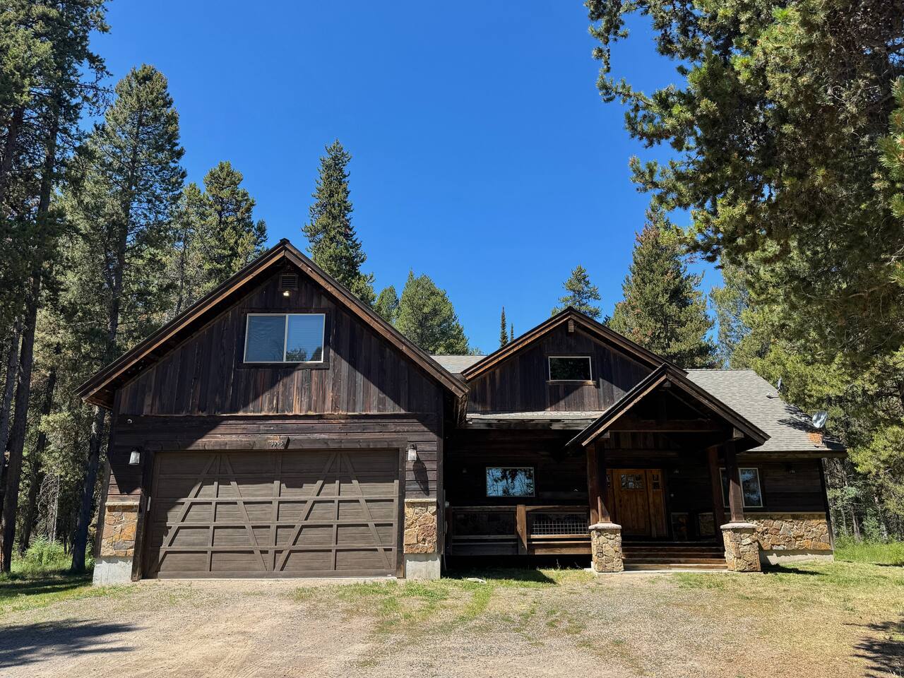 Henry's Rustic Retreat - 20 miles to Yellowstone! — Island Park — vacation rental