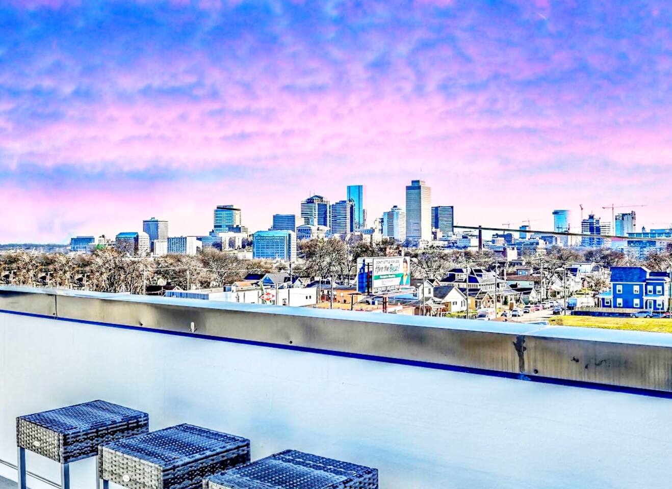 ★PROSPER HOUSE★ Three-story brick townhouse - Near Broadway, Skyline Views and lights +8bds