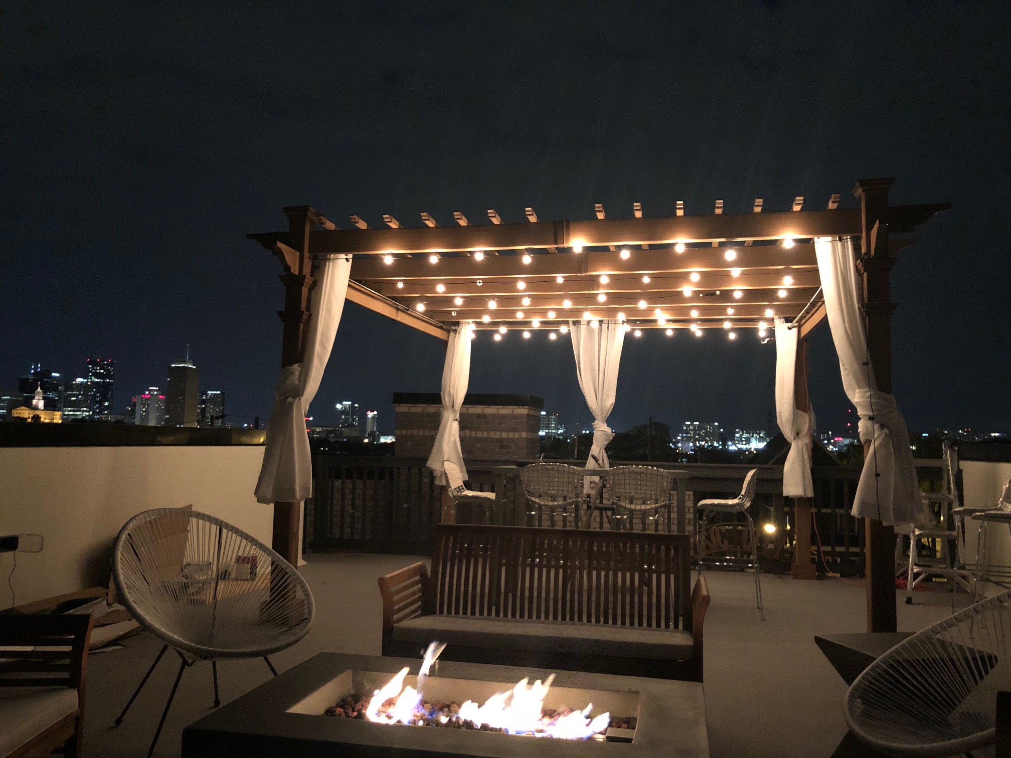 ★INSPIRE HOUSE★ Chic Urban Townhouse with City View Terrace with lights + 9 bds
