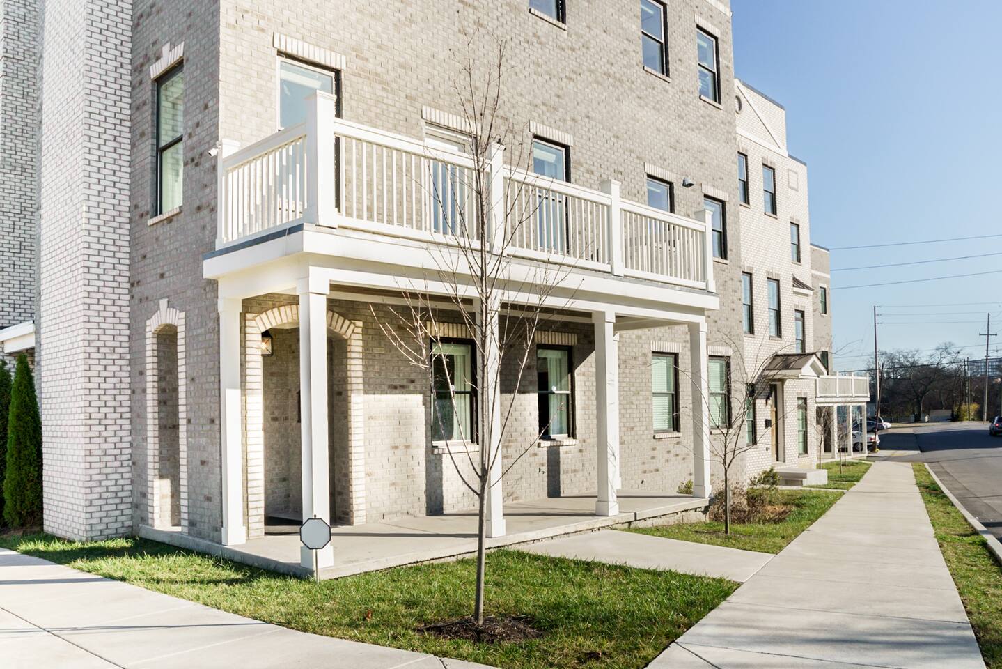★INSPIRE HOUSE★ Chic Urban Townhouse with City View Terrace with lights + 9 bds
