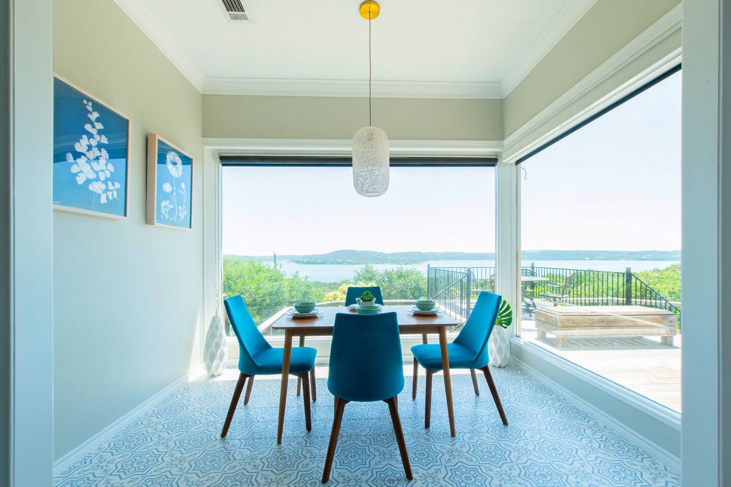Relaxing Lake View Stay: Hot Tub, Grill & Games — Austin — vacation rental