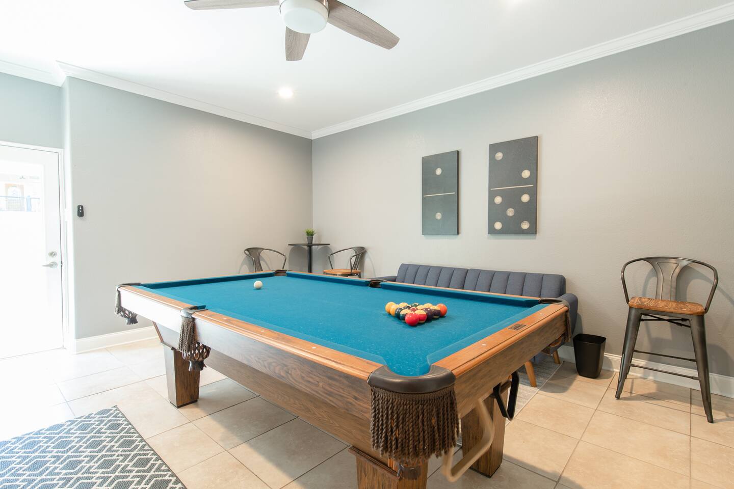 Relaxing Lake View Stay: Hot Tub, Grill & Games