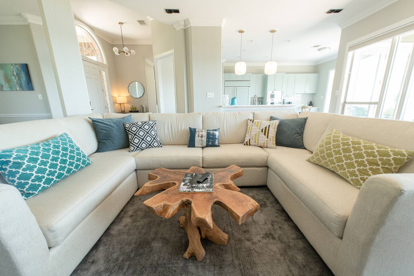 Relaxing Lake View Stay: Hot Tub, Grill & Games